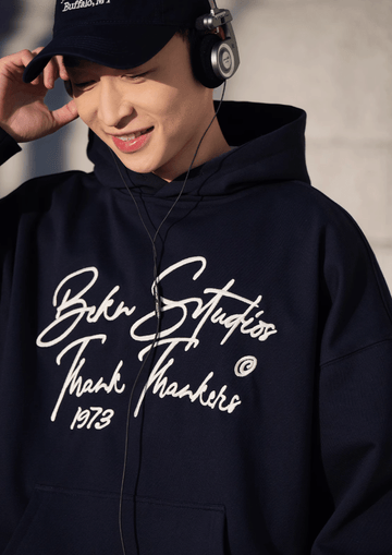 シュプリーム チノ　ブラック　32 美品　ロゴ入り　刺繍 445グラム】ロゴ刺繍フーディ U5055 – SINCEUMM